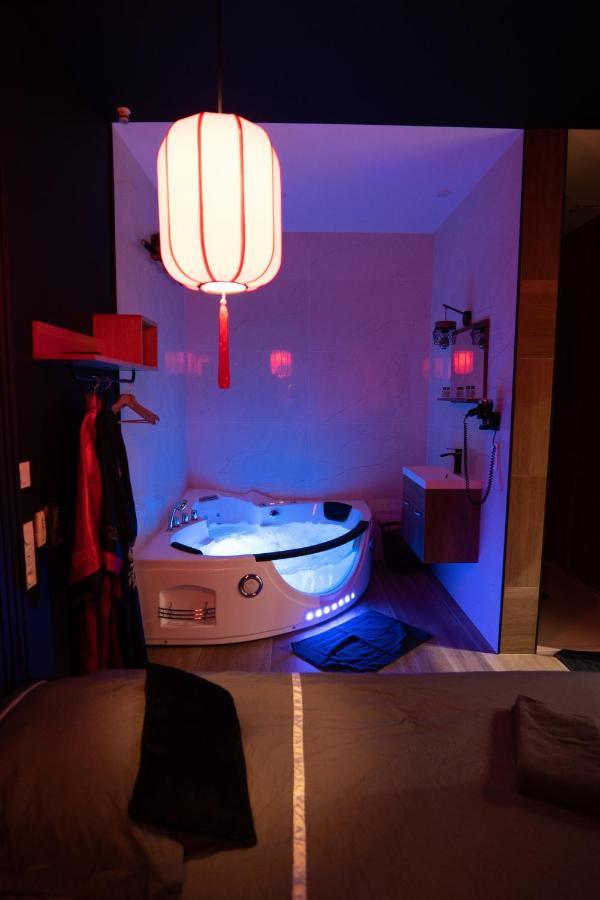 Апартаменти Capsule Japon - Jacuzzi - Netflix & Ecran Cinema - Xbox Trith-Saint-Leger Екстер'єр фото