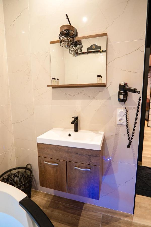 Апартаменти Capsule Japon - Jacuzzi - Netflix & Ecran Cinema - Xbox Trith-Saint-Leger Екстер'єр фото